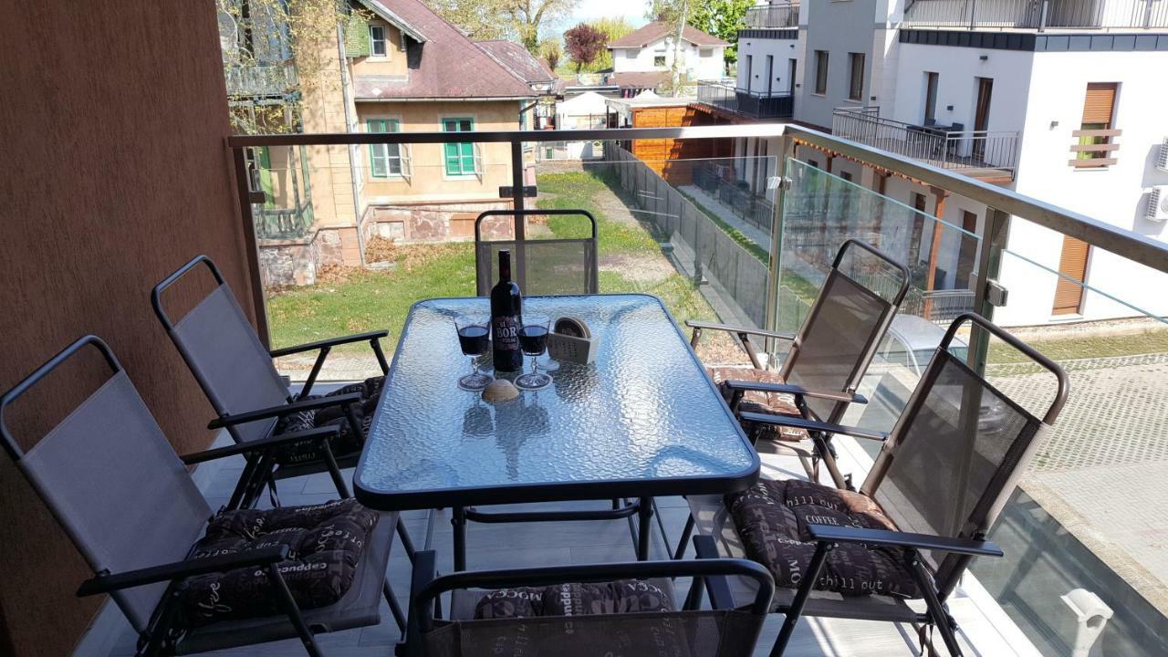 Balaton&Center Wellness Apartman Siófok Eksteriør billede